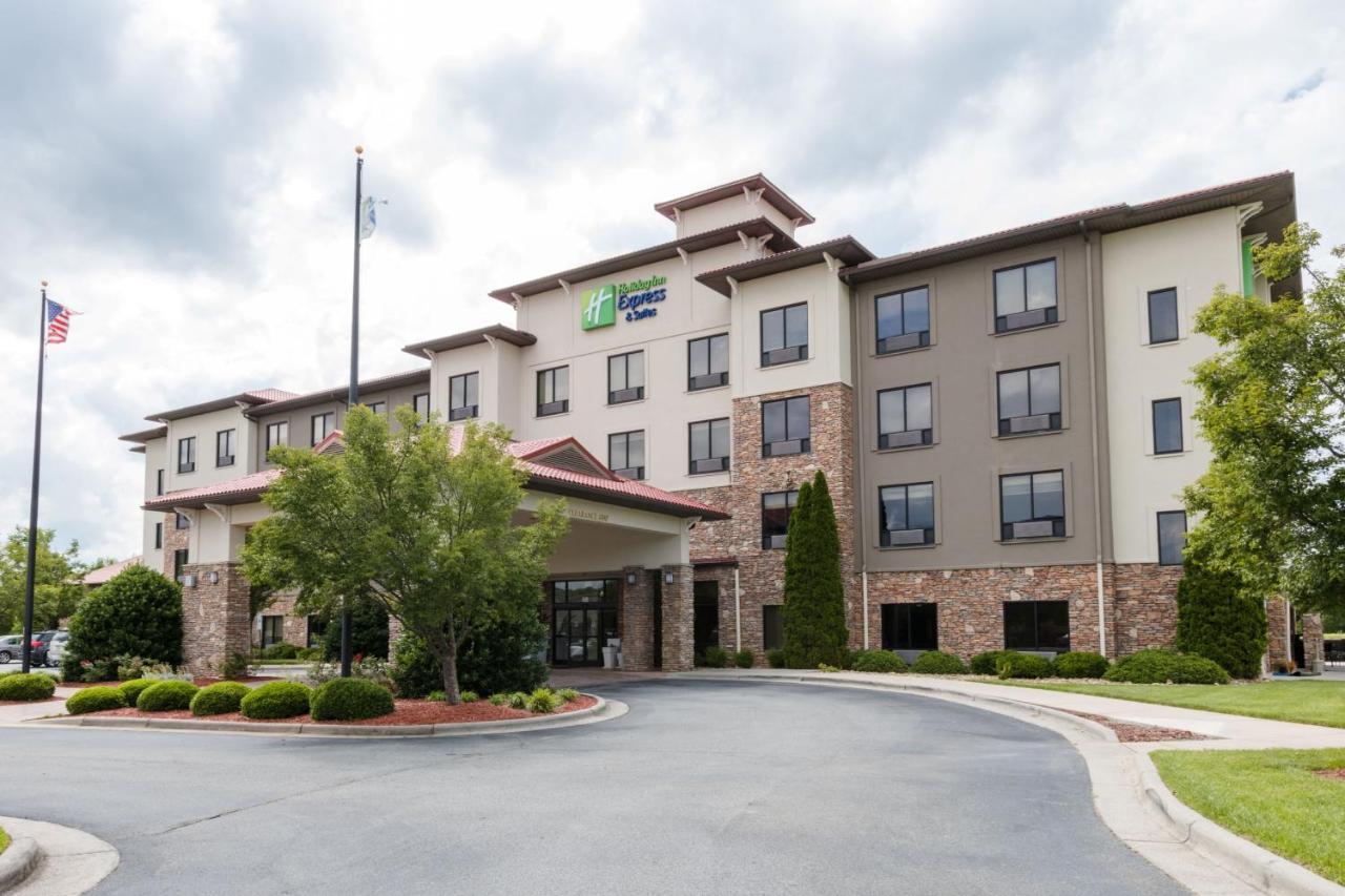 Holiday Inn Express & Suites Lexington North West-The Vineyard, An Ihg Hotel Exterior photo